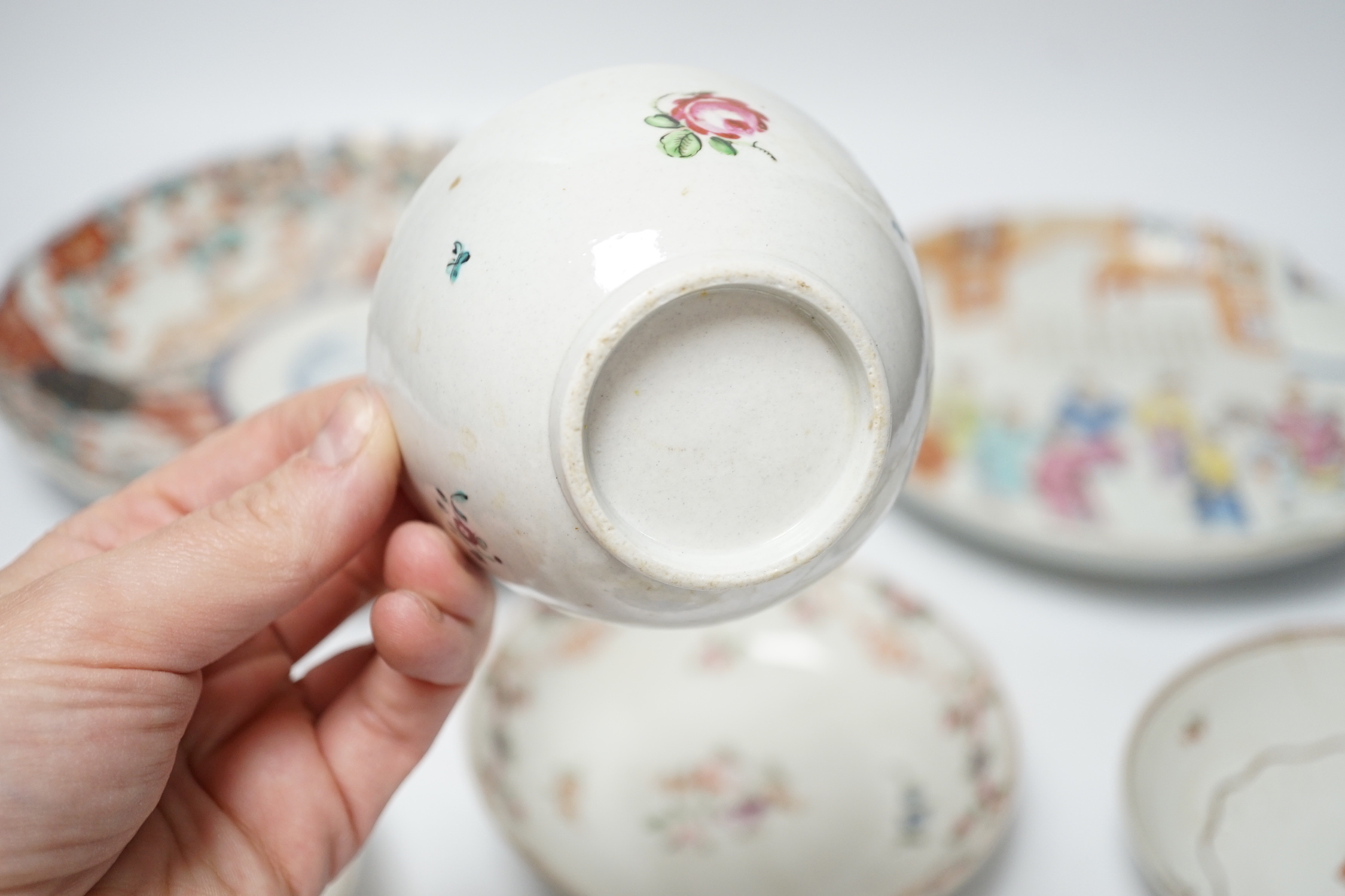 A Chinese blue and white prunus jar and cover, 14cm